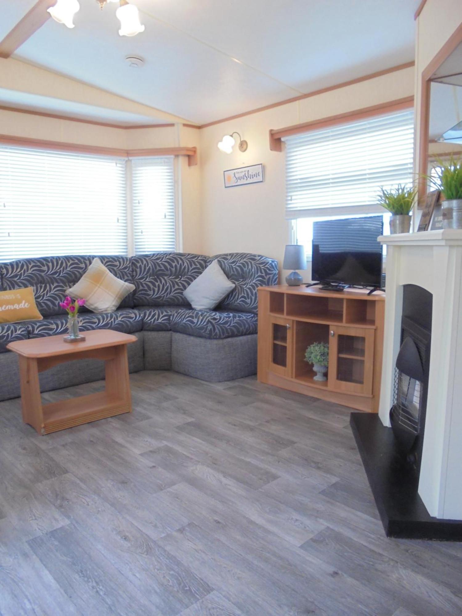 Modern 2 Bedroom Static Caravan - Lyons Kingsley Holiday Park - Pensarn, Abergele - Pet Friendly Ngoại thất bức ảnh